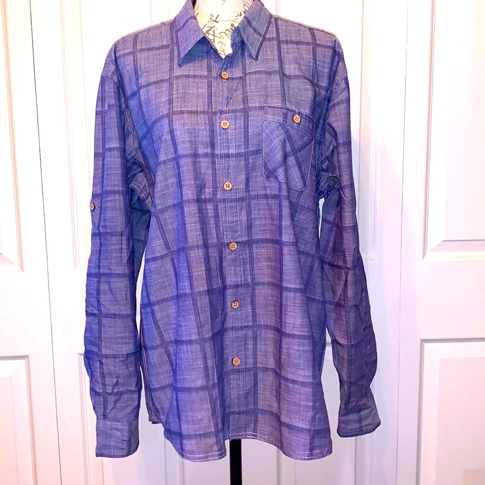 *****Great Condition***** Men’s Long Sleeve Button Down Shirt.